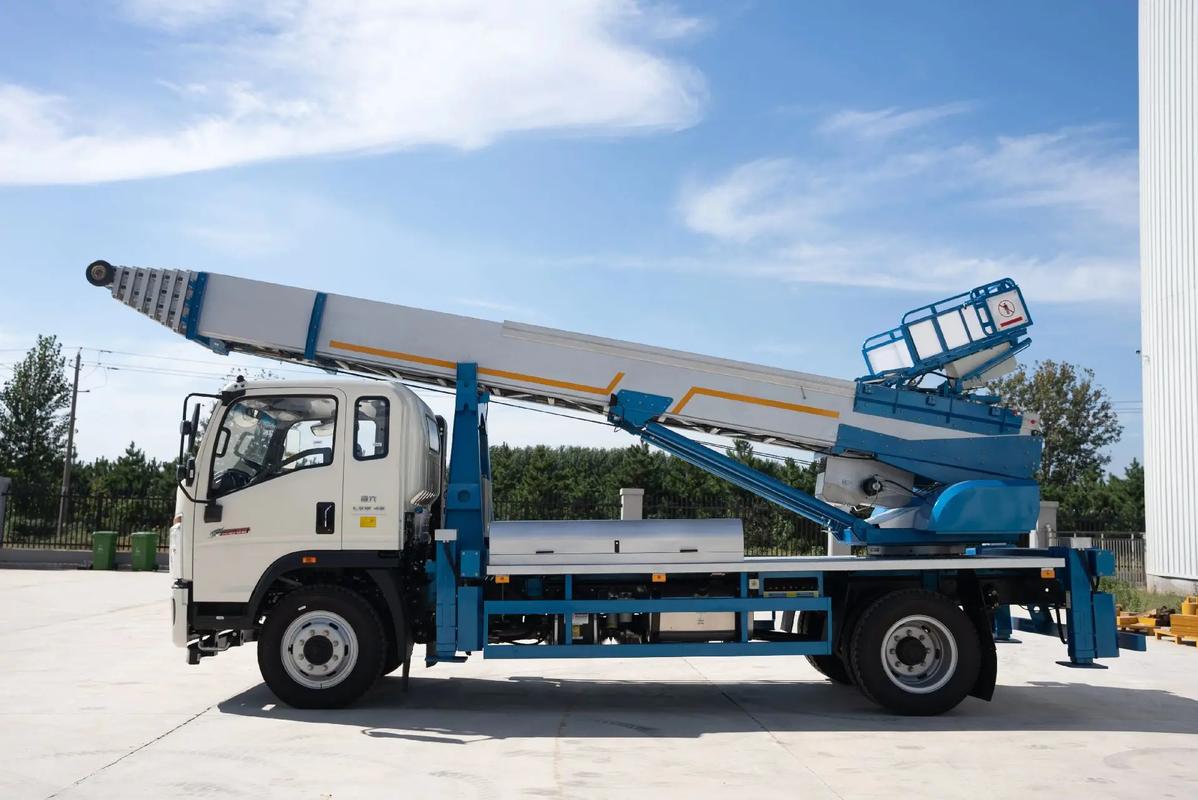 印江云梯上料车租赁费用