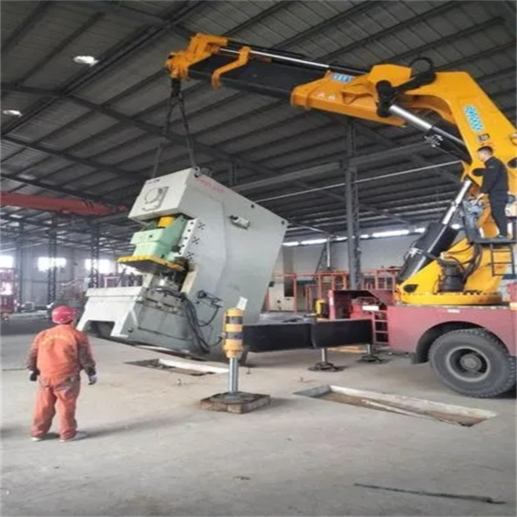 印江80吨折臂吊车出租附近电话